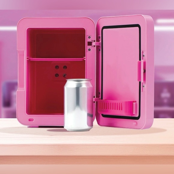 Hello Kitty Mini Fridge - Picture 4 of 6